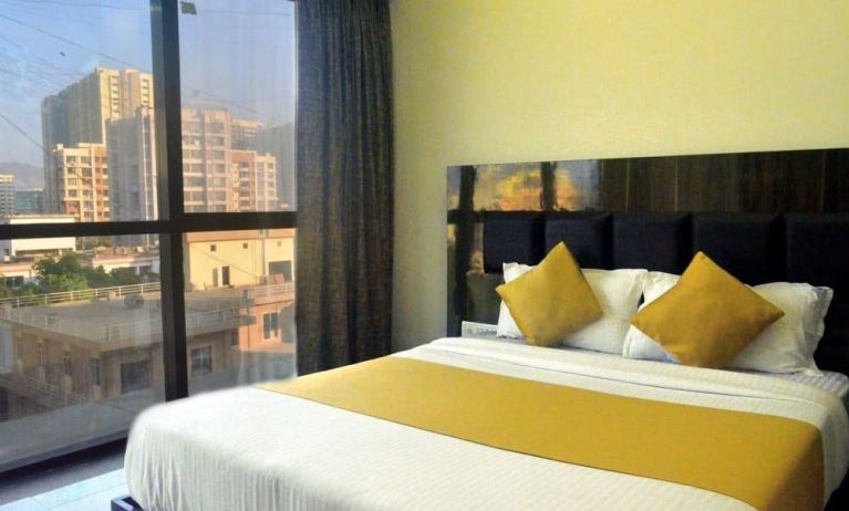 Cozy king room at THE BEST HOTEL MUMBAI.