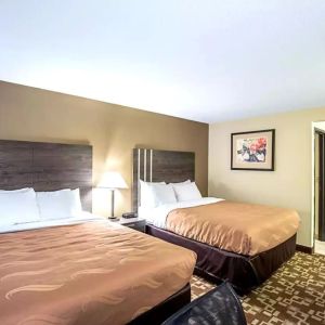 Day use twin room at Hotel Inn Milwaukee.