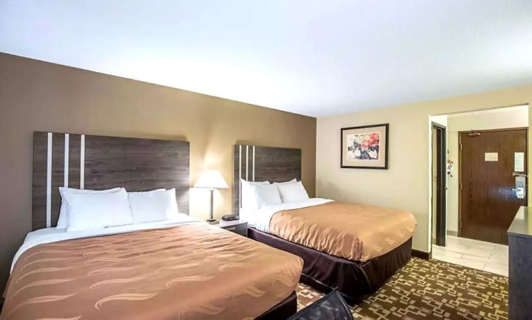 Day use twin room at Hotel Inn Milwaukee.