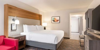 King room at DoubleTree By Hilton Fort Worth South.