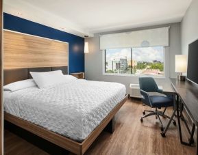 King room at Tru By Hilton Ft. Lauderdale Airport.