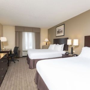 Day use twin room with workdesk at Holiday Inn Aurora North- Naperville.