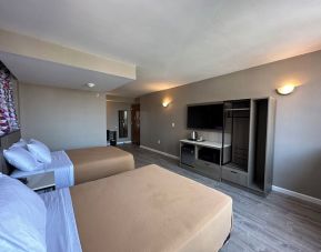 Day use twin room at Regal Inn & Suites New York. 
