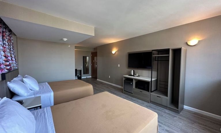 Day use twin room at Regal Inn & Suites New York. 