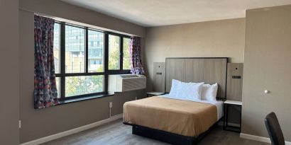 Day use room at Regal Inn & Suites New York.