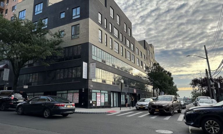 Exterior view of Regal Inn & Suites New York.