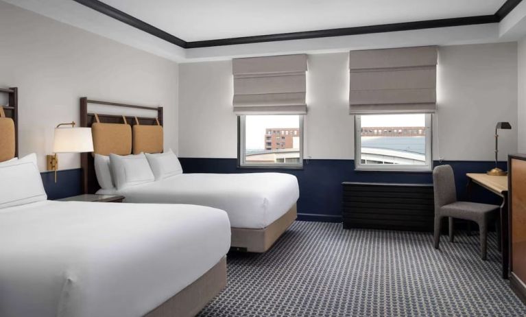 Day use twin room with work desk at Hilton Orrington/Evanston.