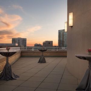 Rooftop terrace at Hilton Orrington/Evanston.