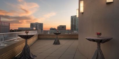 Rooftop terrace at Hilton Orrington/Evanston.