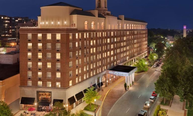 Exterior view of Hilton Orrington/Evanston.