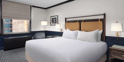 King bed at Hilton Orrington/Evanston.