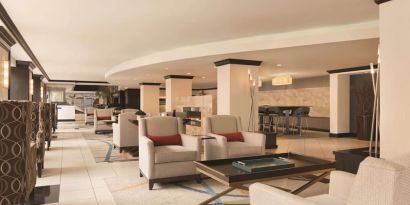 Lobby lounge area at Hilton Orrington/Evanston.