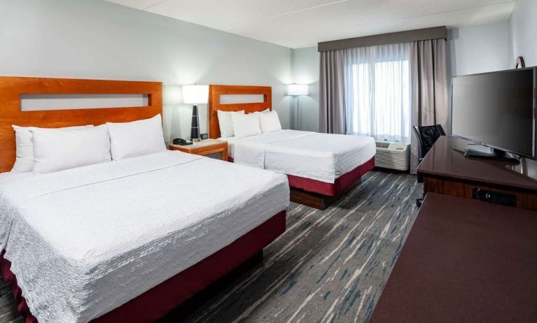 Day use twin room with work desk at Hampton Inn & Suites St. Louis At Forest Park.