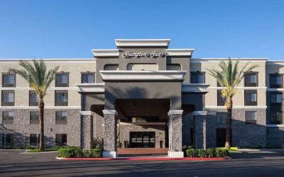 Entrance and parking area at Hampton Inn Los Angeles-Orange County-Cypress.
