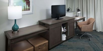 Day use room's workspace at Hampton Inn Los Angeles-Orange County-Cypress. 