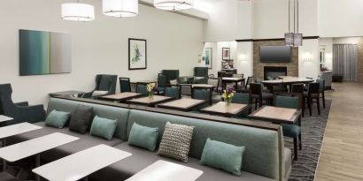 Dining area at Homewood Suites By Hilton Agoura Hills.