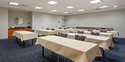 Professional meeting room at Hampton Inn & Suites Clovis-Airport North.
