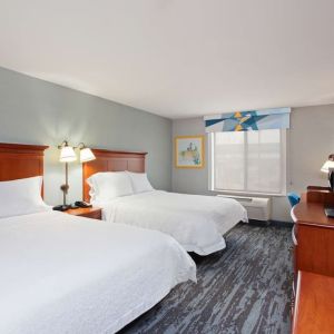 Day use twin room with work desk at Hampton Inn & Suites Clovis-Airport North.