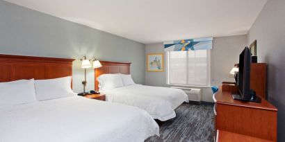 Day use twin room with work desk at Hampton Inn & Suites Clovis-Airport North.