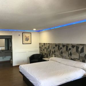 King bed at Star Inn Hotel Sea World.