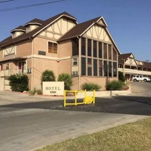 Hotel parking available at Star Inn Hotel Sea World.