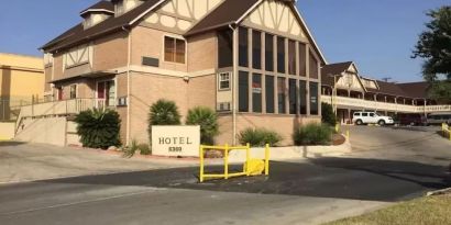 Hotel parking available at Star Inn Hotel Sea World.