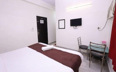 King room at Hotel NoVo Agra.
