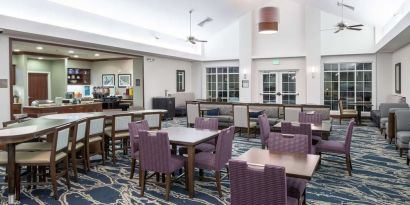 On-site restaurant at Homewood Suites By Hilton Fresno Airport/Clovis. 