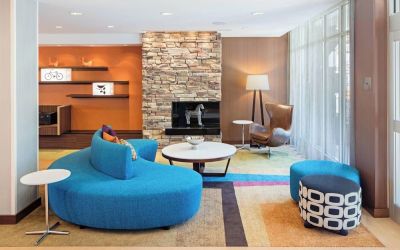 Coworking lounge at Fairfield Inn & Suites By Marriott North Bergen.