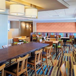Coworking and lounge at Fairfield Inn & Suites By Marriott North Bergen.