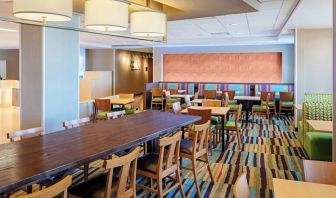 Coworking and lounge at Fairfield Inn & Suites By Marriott North Bergen.