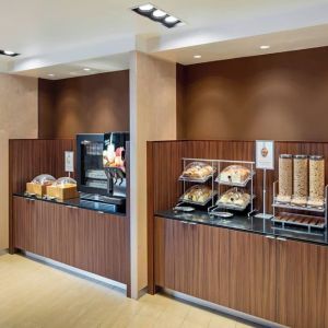 Breakfast area at Fairfield Inn & Suites By Marriott North Bergen.