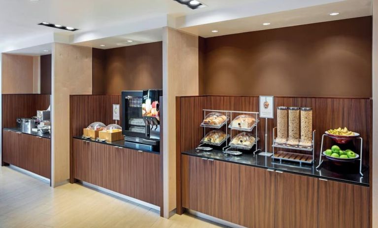 Breakfast area at Fairfield Inn & Suites By Marriott North Bergen.