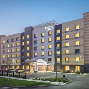 Parking and hotel exterior at Fairfield Inn & Suites By Marriott North Bergen.