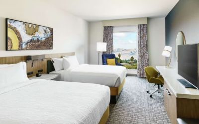 Day use twin room with work desk at Hilton Garden Inn Sunnyvale.