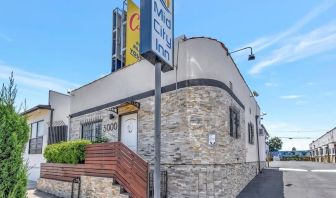 Property exterior at Mid City Inn - Los Angeles.