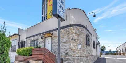 Property exterior at Mid City Inn - Los Angeles.