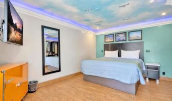 Spacious king room at Mid City Inn - Los Angeles.