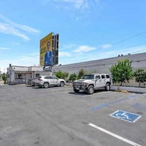 Parking available at Mid City Inn - Los Angeles.