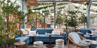 Dining area at Kimpton Theta New York - Times Square.