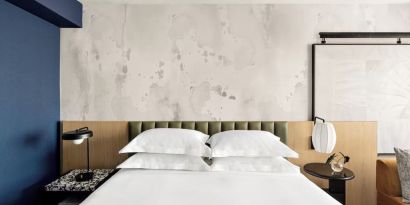 King bed at Kimpton Theta New York - Times Square.|
