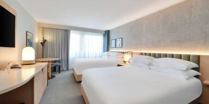 Day use twin room at Kimpton Theta New York - Times Square.