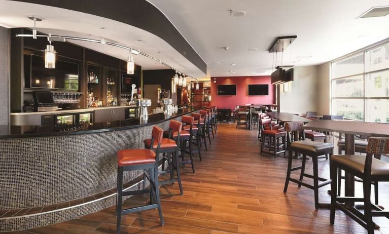 On-site bar with lounge area at DoubleTree By Hilton San Francisco Airport North Bayfront.