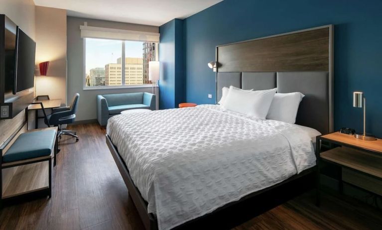 King bed at Tru By Hilton Denver Downtown Convention Center.