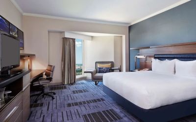 Day use room with work desk at Hilton Newark Airport. 