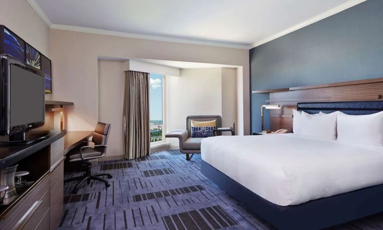 Day use room with work desk at Hilton Newark Airport. 