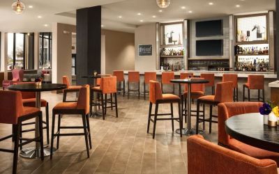 Bar area at Crowne Plaza Dallas Market Ctr - Love Field.