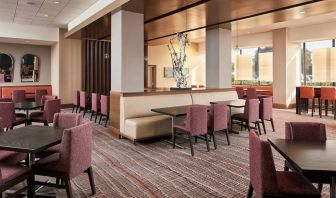 Lobby seating at Crowne Plaza Dallas Market Ctr - Love Field.