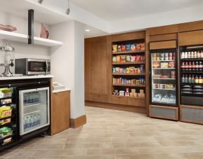 Convenience store at Crowne Plaza Dallas Market Ctr - Love Field.