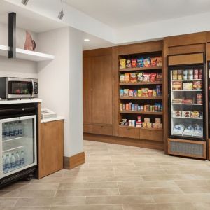 Convenience store at Crowne Plaza Dallas Market Ctr - Love Field.
